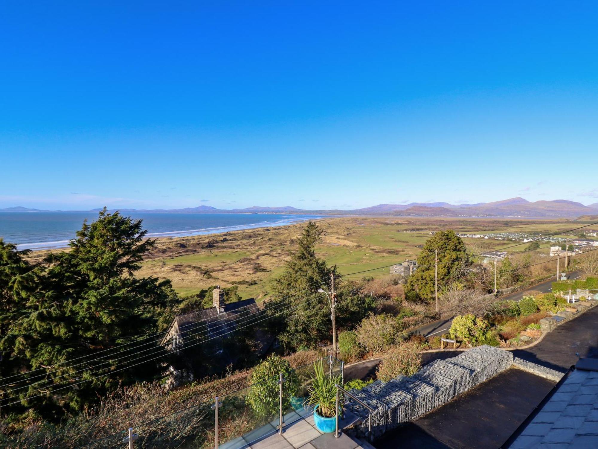 Aelfor Villa Harlech Exterior photo